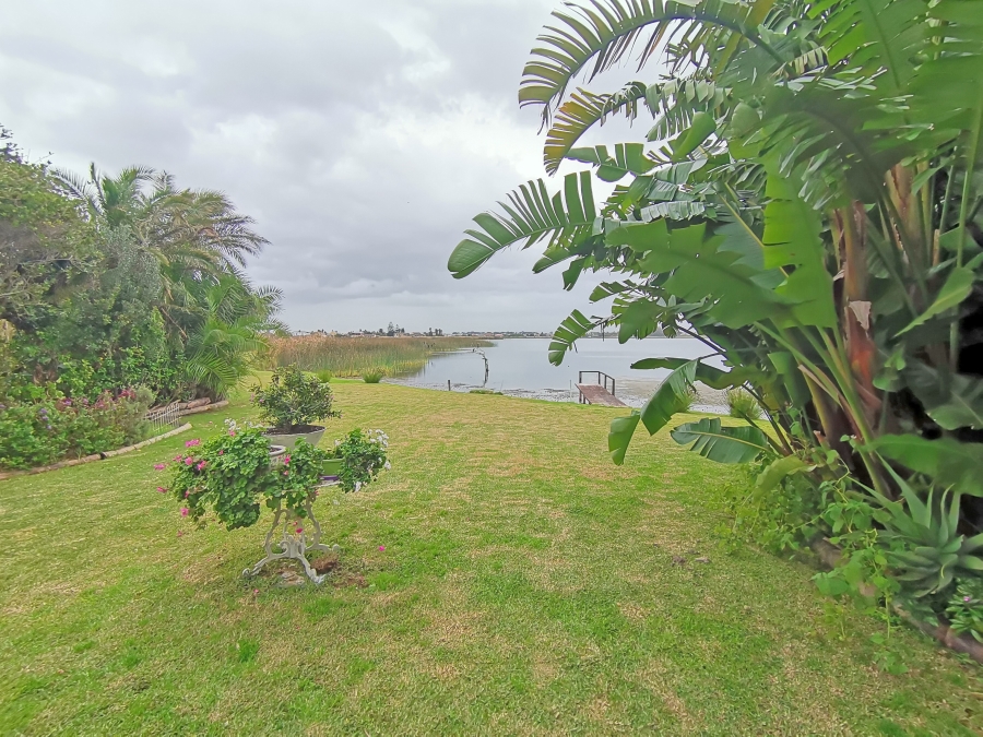 To Let 0 Bedroom Property for Rent in Zeekoevlei Western Cape